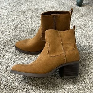 Brown suede heeled short boots